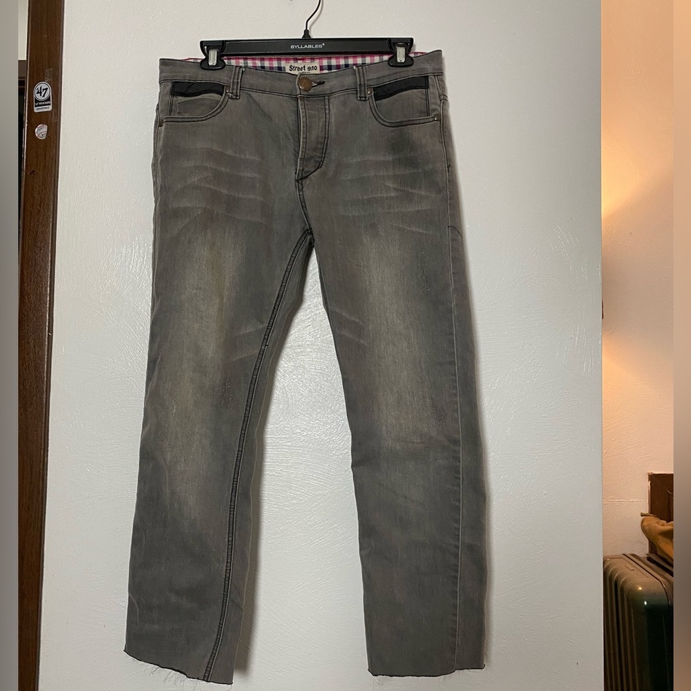 Washed black jeans 👖 in very good condition size waist 36 x32 slim straight fit